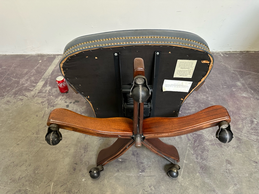 Hancock & Moore Fine Leather Executive Chair 26W [Photo 9]