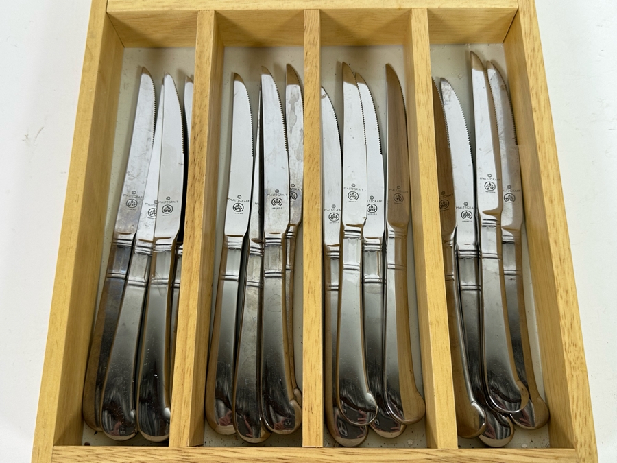 Pfaltzgraff Steak Knives Set Of 16 With Wooden Storage Tray [Photo 3]