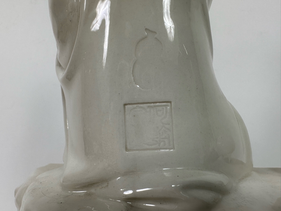 Signed White Porcelain Guan Yin Guanyin Seated Figure With Wooden Stand 8W X 13.5H [Photo 19]