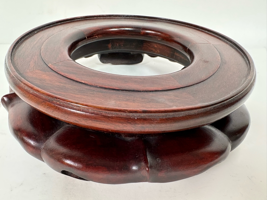 Signed White Porcelain Guan Yin Guanyin Seated Figure With Wooden Stand 8W X 13.5H [Photo 27]