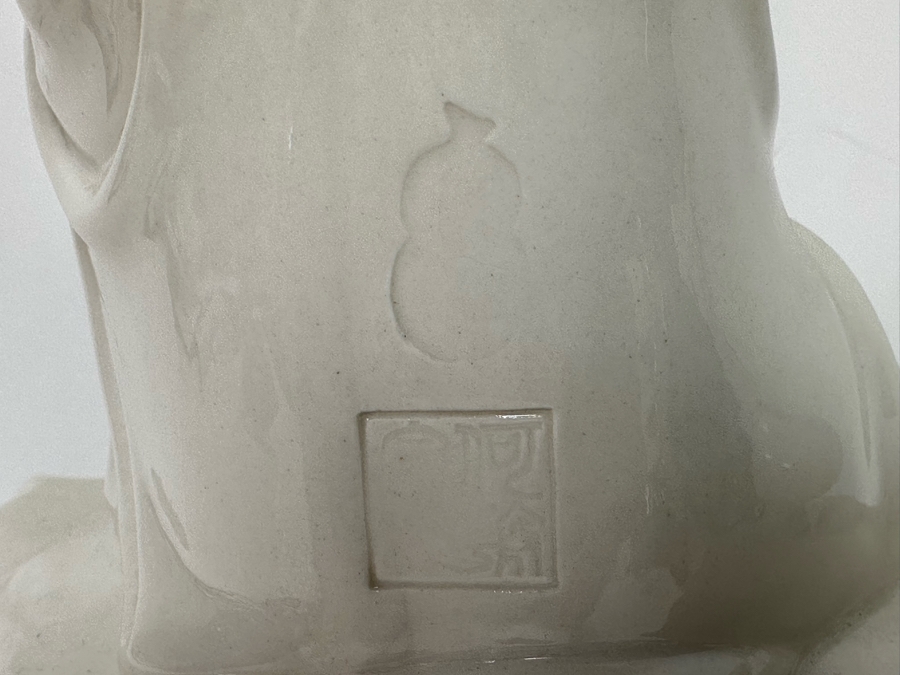 Signed White Porcelain Guan Yin Guanyin Seated Figure With Wooden Stand 8W X 13.5H [Photo 20]