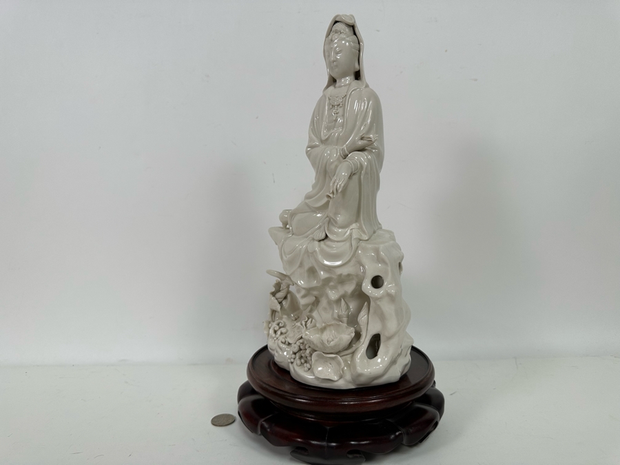 Signed White Porcelain Guan Yin Guanyin Seated Figure With Wooden Stand 8W X 13.5H [Photo 25]