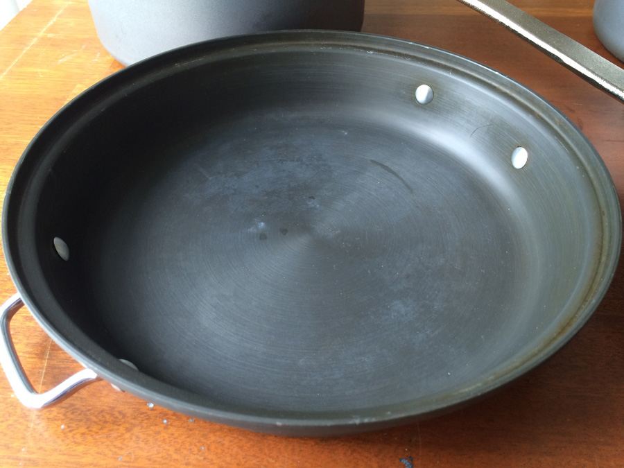 Calphalon Nonstick Pots & Pans [Photo 4]