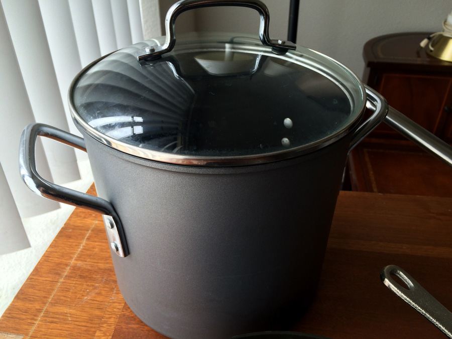 Calphalon Nonstick Pots & Pans [Photo 7]