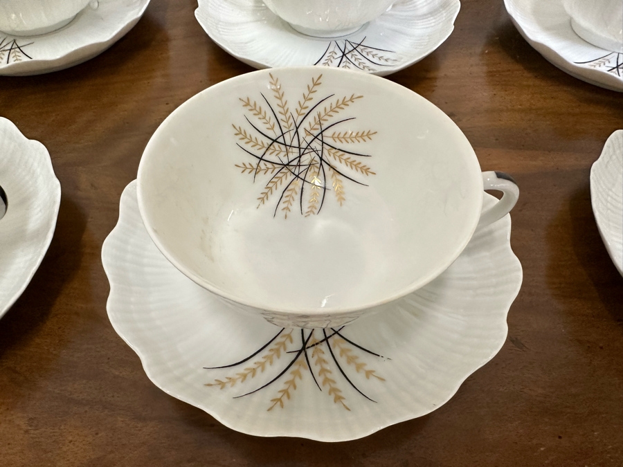 Limoges France Marin Paris, Set Of Eight Cups And Saucers Plus Pair Of Creamers And Sugar Bowl [Photo 6]