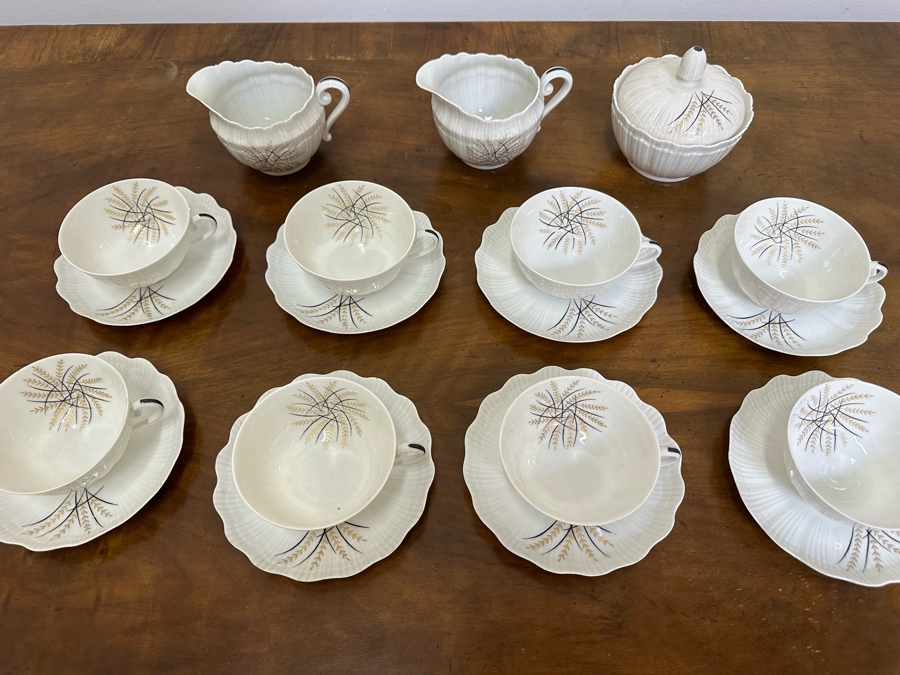 Limoges France Marin Paris, Set Of Eight Cups And Saucers Plus Pair Of Creamers And Sugar Bowl [Photo 4]