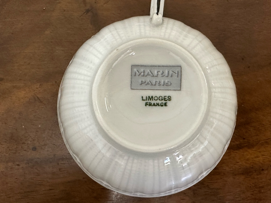 Limoges France Marin Paris, Set Of Eight Cups And Saucers Plus Pair Of Creamers And Sugar Bowl [Photo 9]