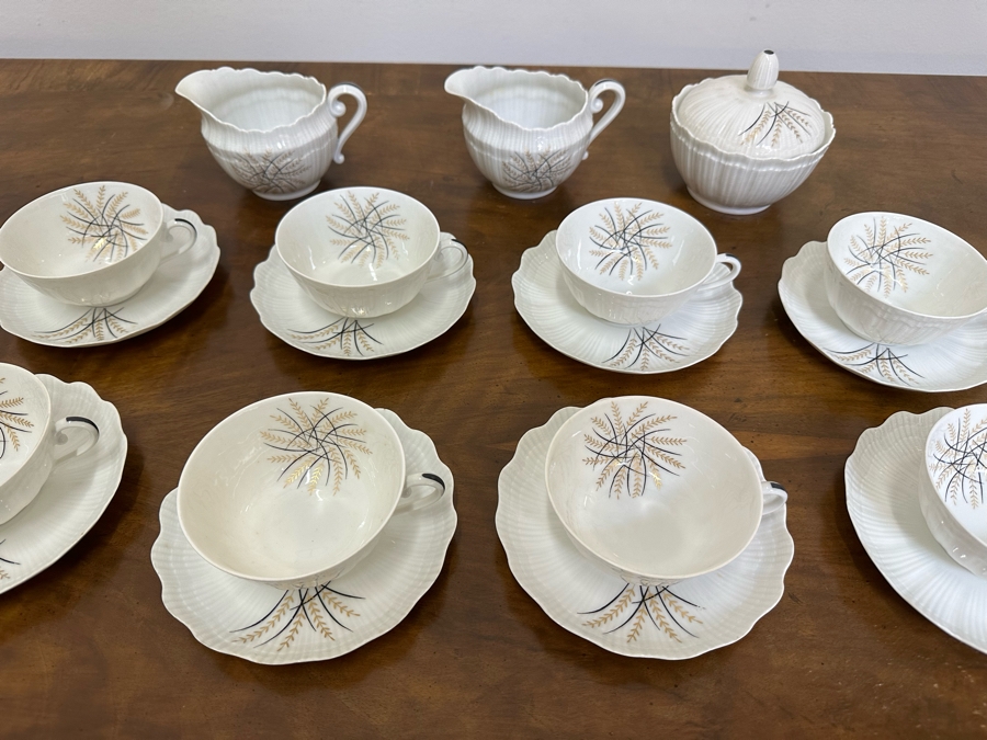 Limoges France Marin Paris, Set Of Eight Cups And Saucers Plus Pair Of Creamers And Sugar Bowl [Photo 5]