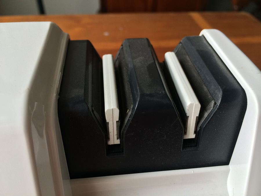 Electric Knife Sharpener - Chef's Choice Diamond Hone Sharpener 110 [Photo 4]