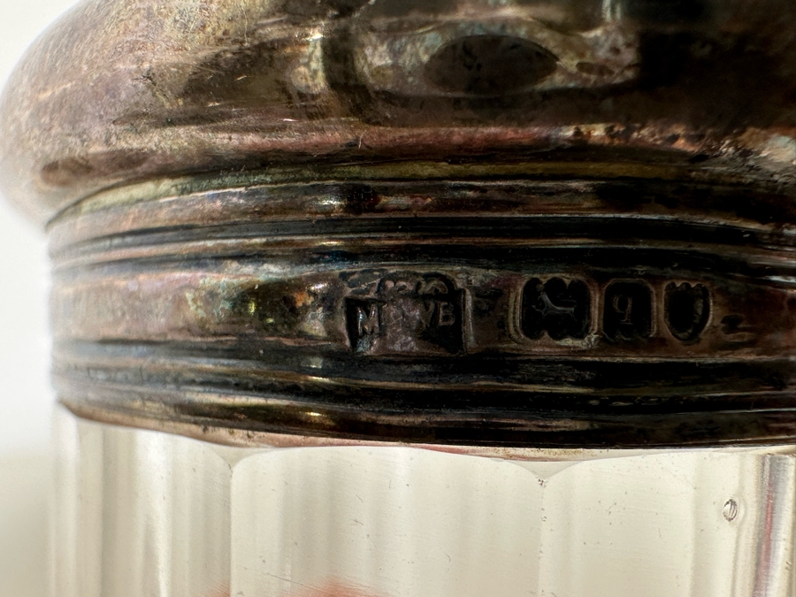 Antique English Hallmarked Sterling Silver Repousse Cherub Dresser Jars [Photo 19]