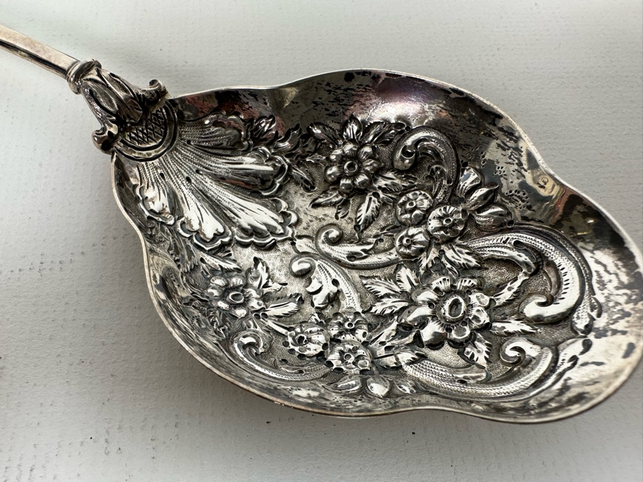 Antique Sterling Silver English Hallmarked Repousse Serving Spoon G&S Goldsmiths & Silversmiths Co Ltd 76.2g [Photo 9]