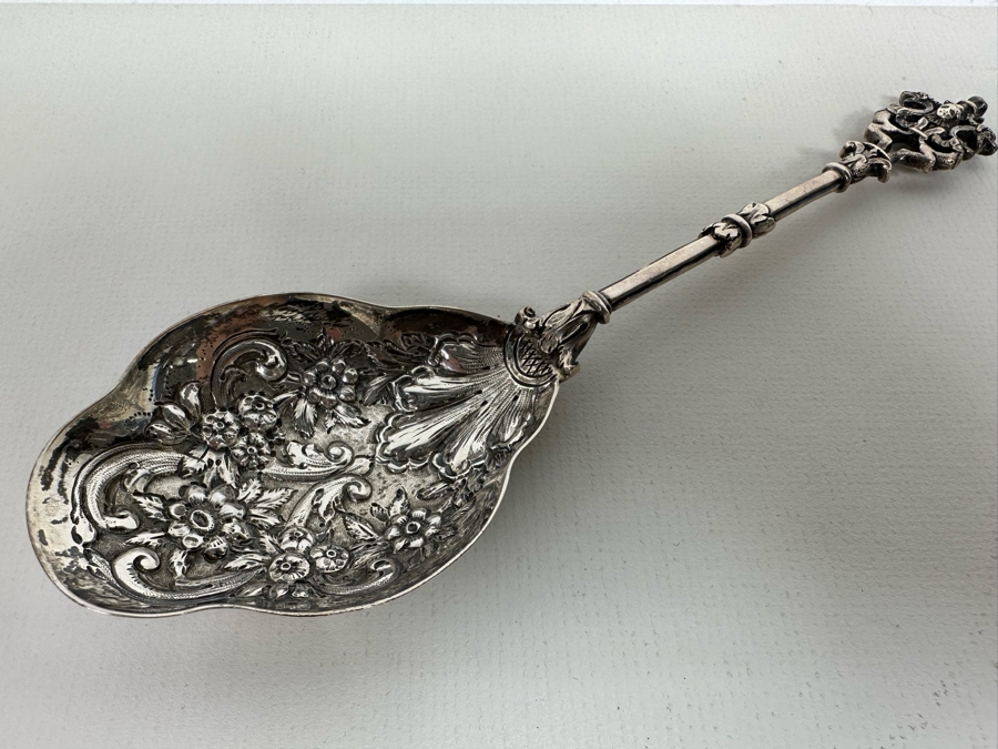 Antique Sterling Silver English Hallmarked Repousse Serving Spoon G&S Goldsmiths & Silversmiths Co Ltd 76.2g [Photo 3]