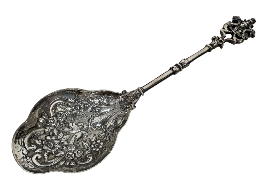 Antique Sterling Silver English Hallmarked Repousse Serving Spoon G&S Goldsmiths & Silversmiths Co Ltd 76.2g