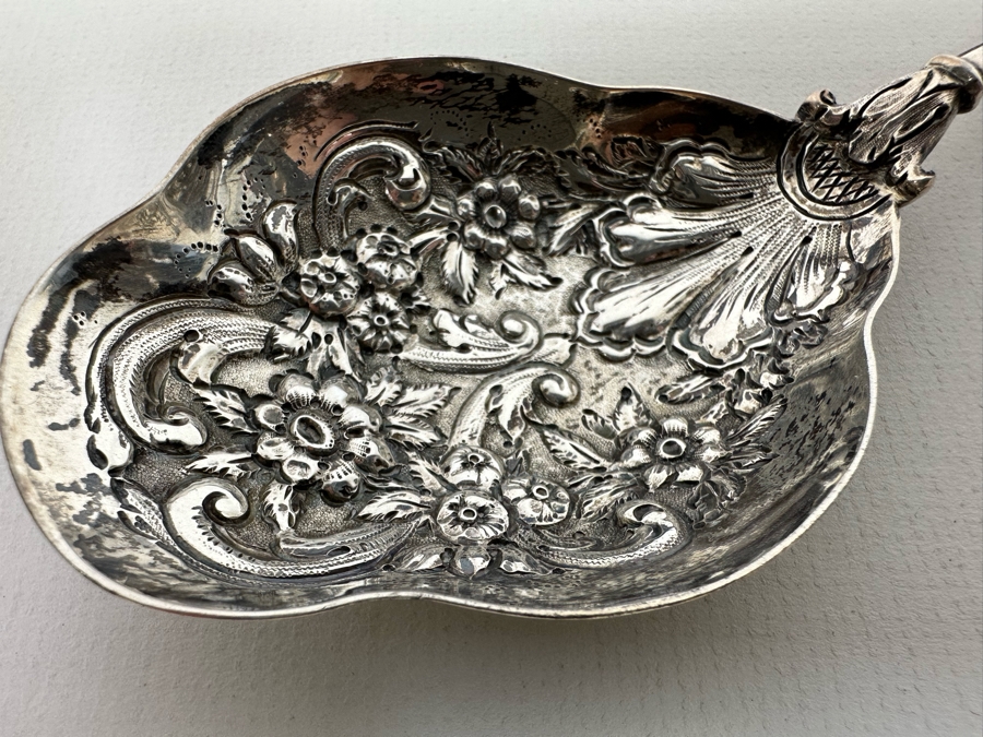 Antique Sterling Silver English Hallmarked Repousse Serving Spoon G&S Goldsmiths & Silversmiths Co Ltd 76.2g [Photo 4]