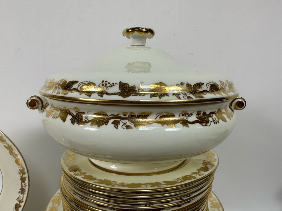 Wedgwood Gold Rim Bone China Made In England 52 Pieces [Photo 8]