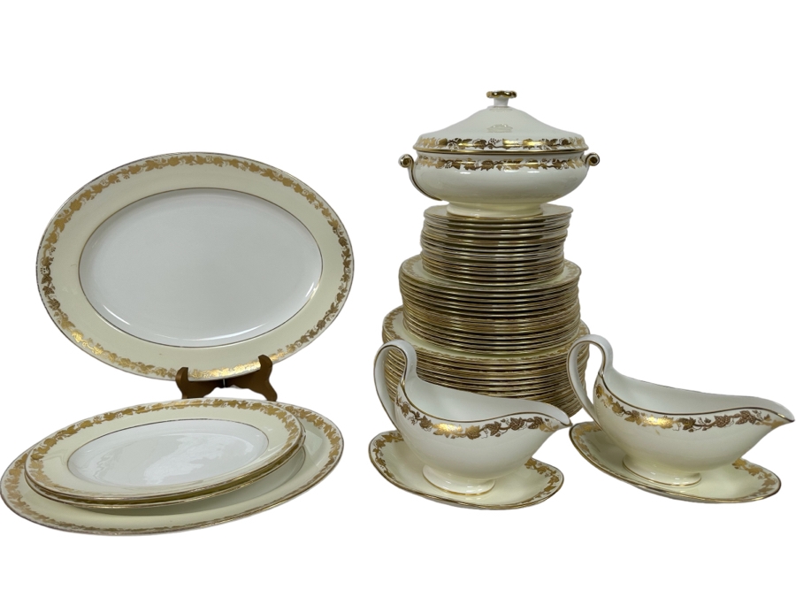 Wedgwood Gold Rim Bone China Made In England 52 Pieces [Photo 1]