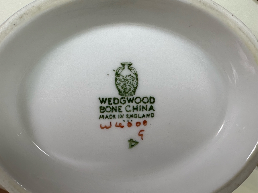 Wedgwood Gold Rim Bone China Made In England 52 Pieces [Photo 13]