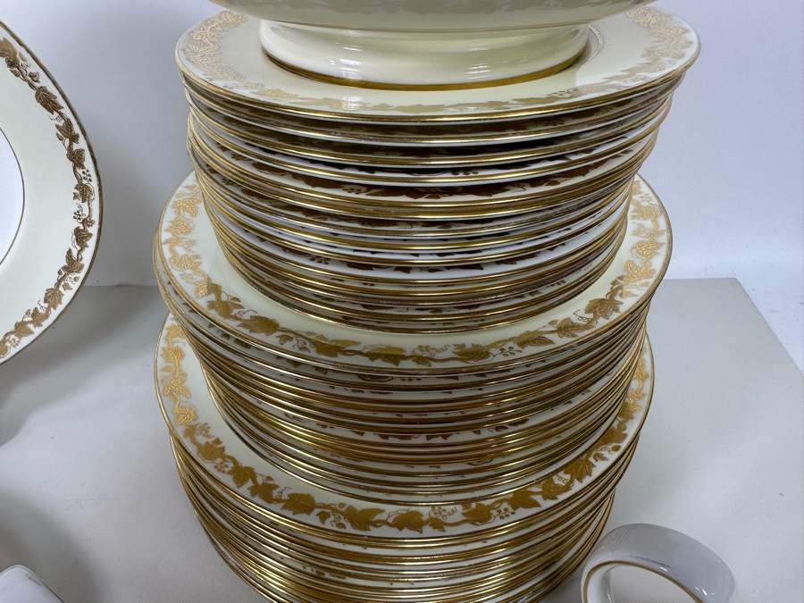 Wedgwood Gold Rim Bone China Made In England 52 Pieces [Photo 9]