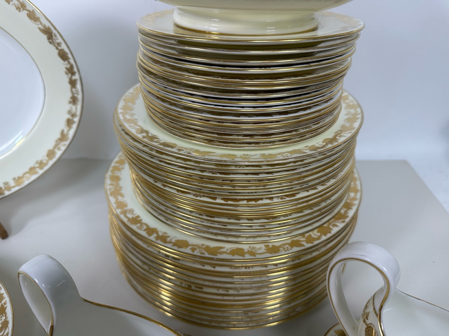 Wedgwood Gold Rim Bone China Made In England 52 Pieces [Photo 10]