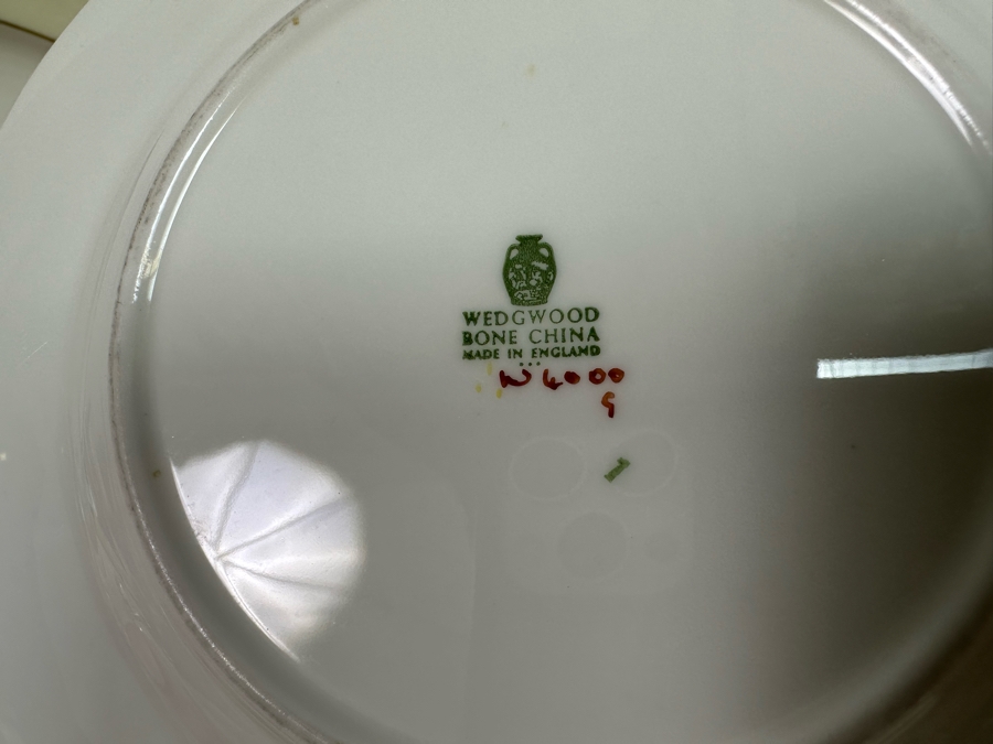 Wedgwood Gold Rim Bone China Made In England 52 Pieces [Photo 11]