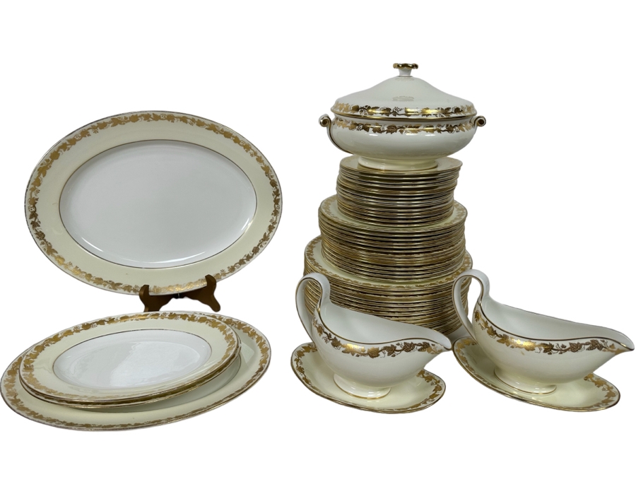 Wedgwood Gold Rim Bone China Made In England 52 Pieces [Photo 2]