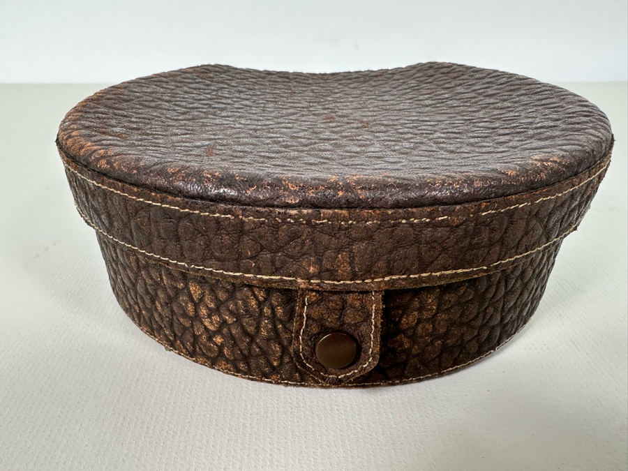 Vintage Leather Collar Box 7W X 2.5H [Photo 3]