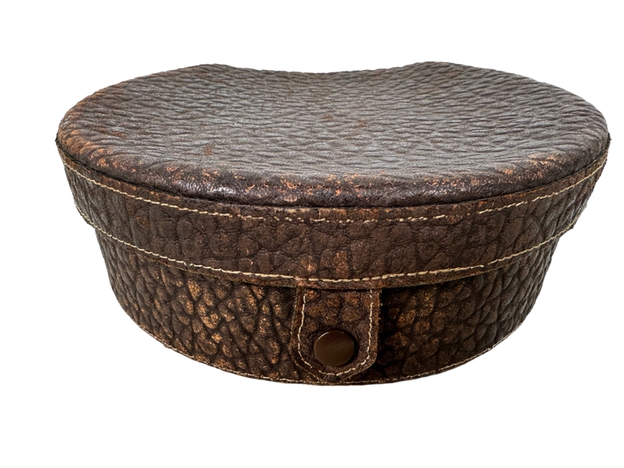 Vintage Leather Collar Box 7W X 2.5H [Photo 1]