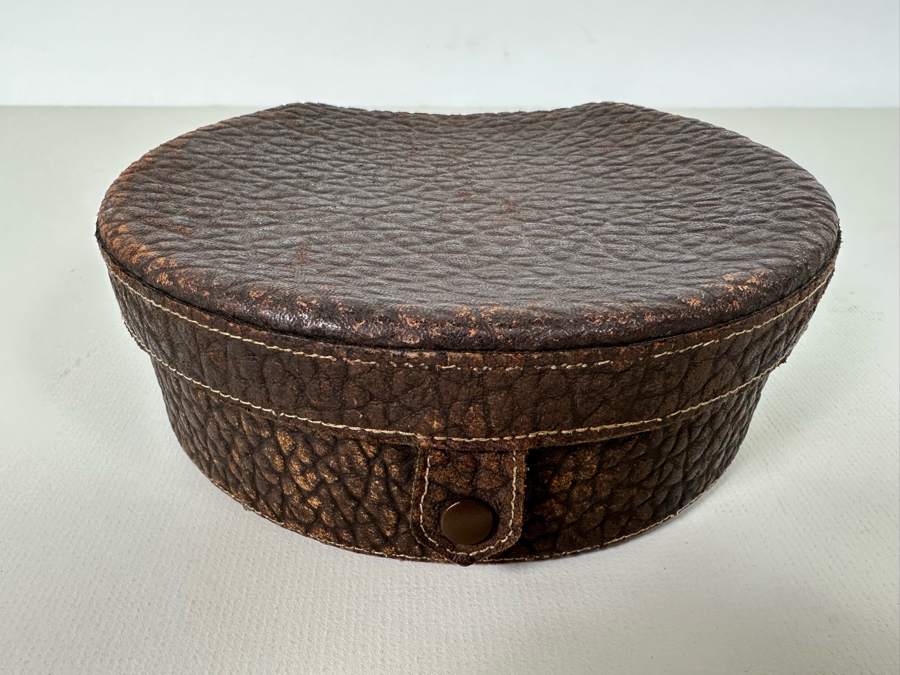 Vintage Leather Collar Box 7W X 2.5H [Photo 2]