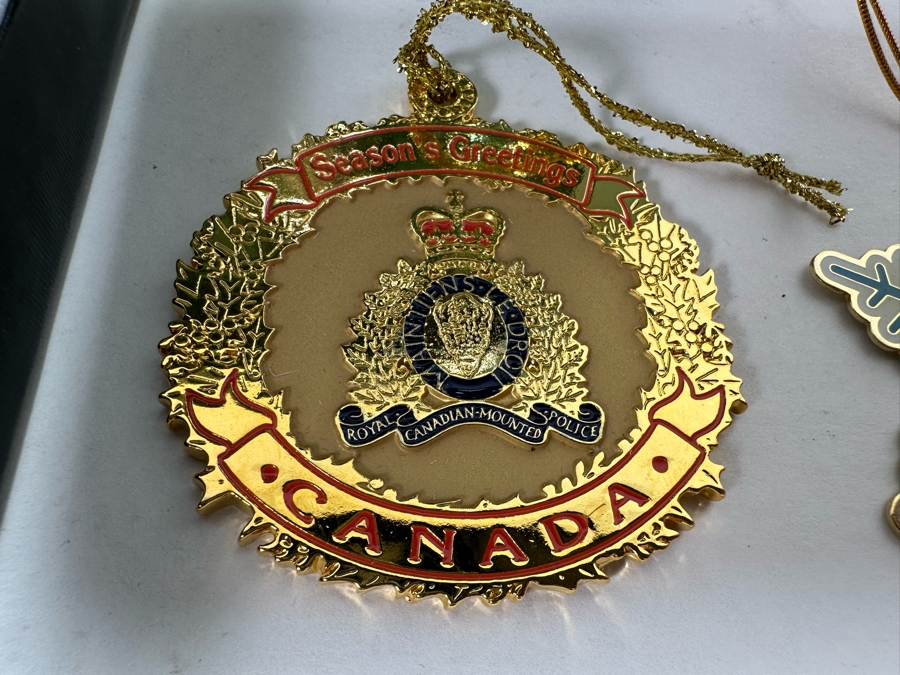 Christmas Ornaments: New Marquis By Waterford Ornaments, Liberace Las Vegas Ornament With Box, Royal Canadian Mounted Police Ornament And Hearst Castle Ornament [Photo 8]