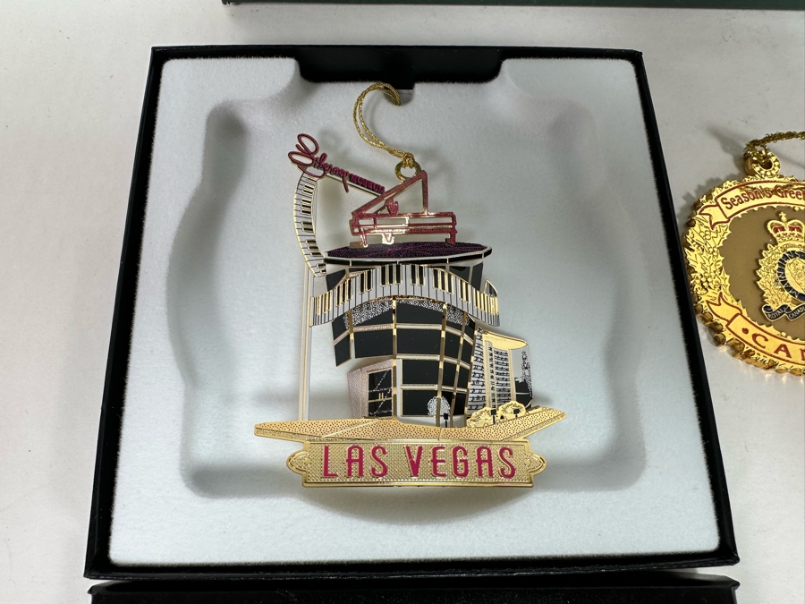 Christmas Ornaments: New Marquis By Waterford Ornaments, Liberace Las Vegas Ornament With Box, Royal Canadian Mounted Police Ornament And Hearst Castle Ornament [Photo 6]