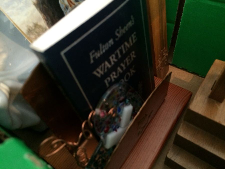 Religious Lot [Photo 7]