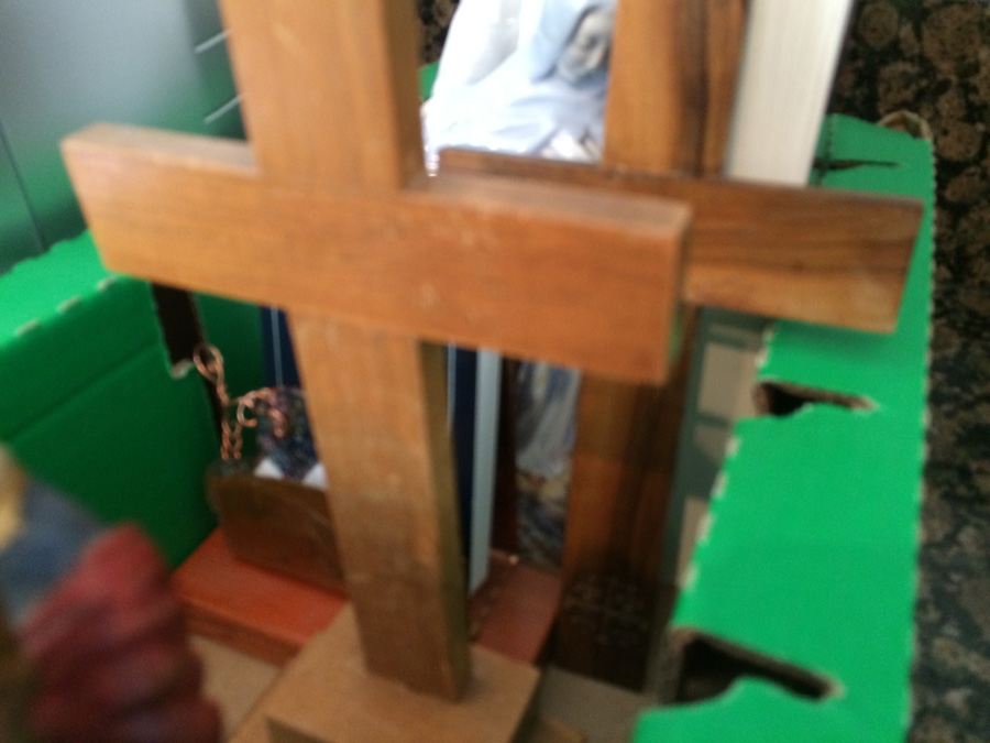 Religious Lot [Photo 6]