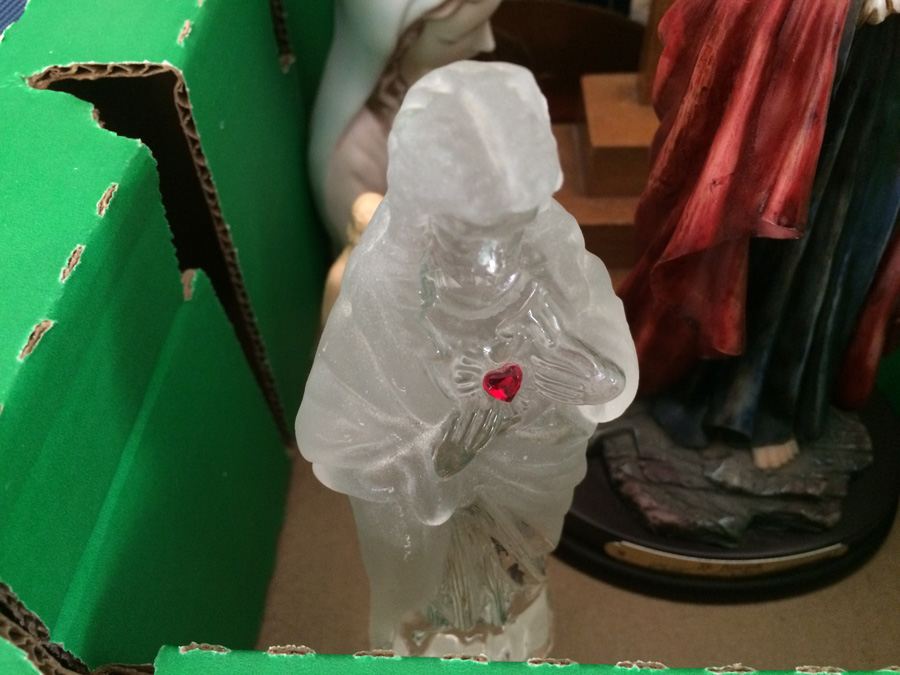 Religious Lot [Photo 4]