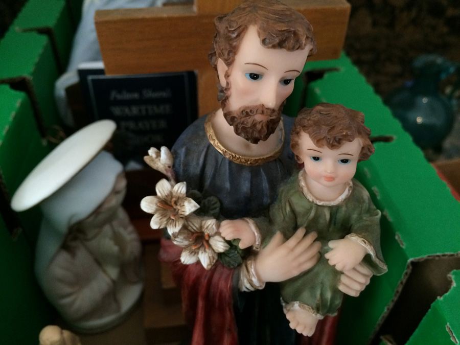 Religious Lot [Photo 3]