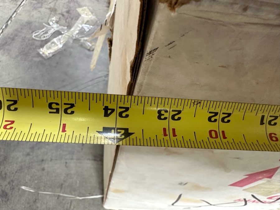 Box Of Christmas Ornaments 24 X 24 X 18 [Photo 7]