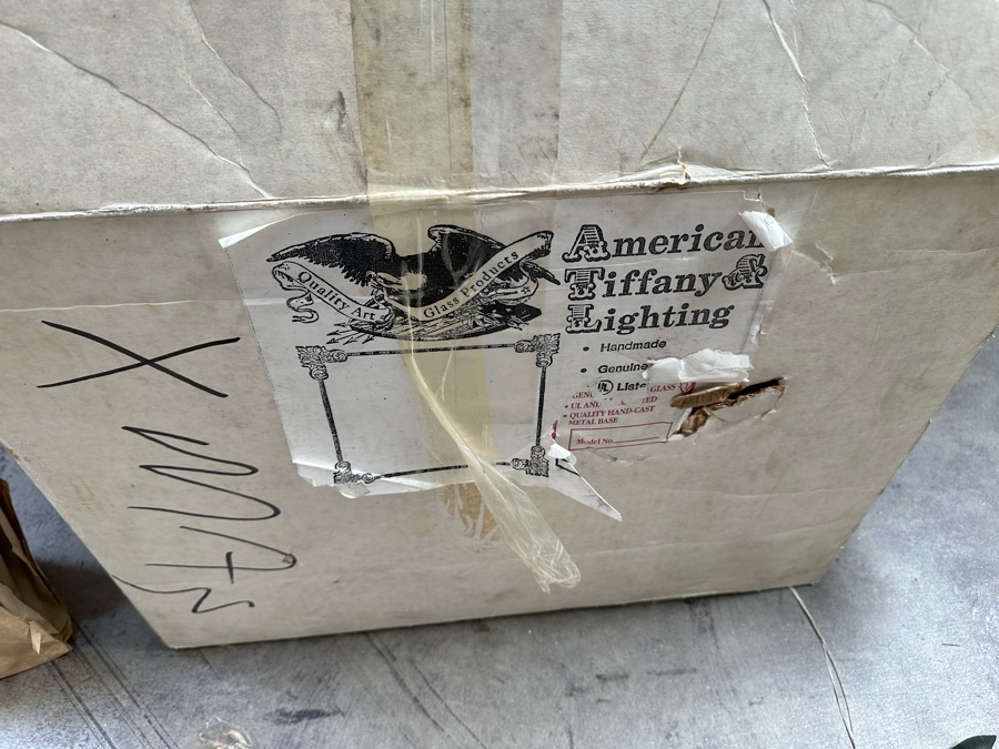 Box Of Christmas Ornaments 24 X 24 X 18 [Photo 5]