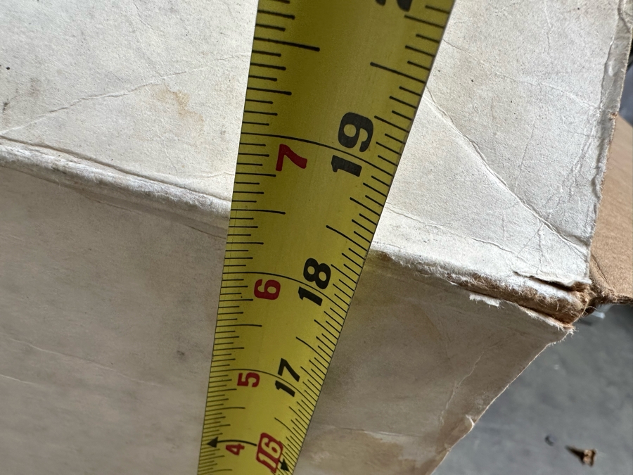 Box Of Christmas Ornaments 24 X 24 X 18 [Photo 8]