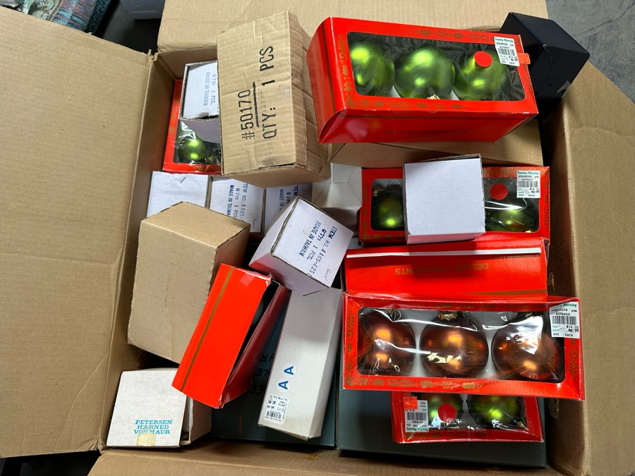 Box Of Christmas Ornaments 24 X 24 X 18