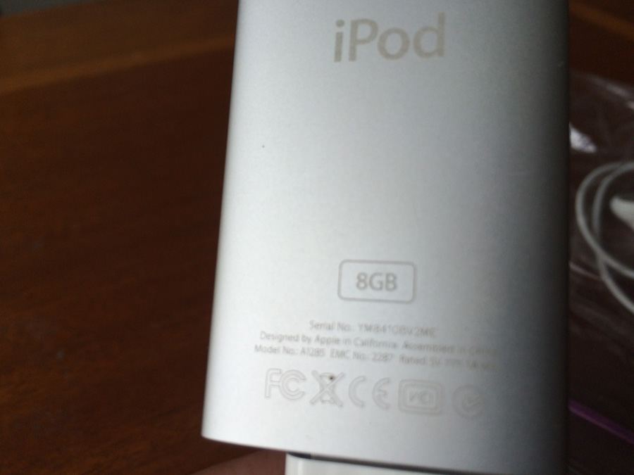iPod 8GB [Photo 8]