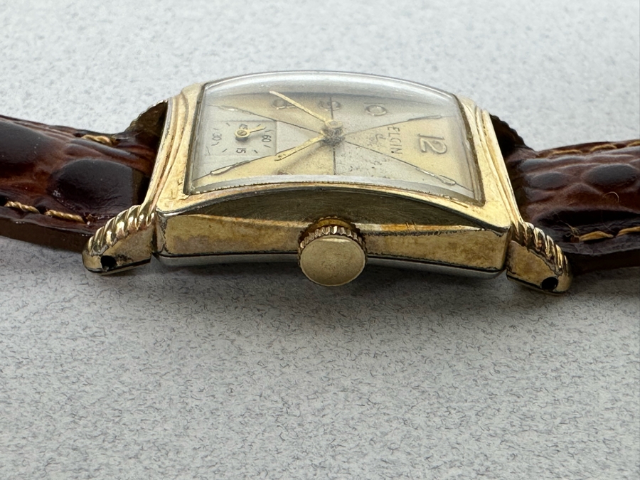 Vintage Elgin Wrist Watch With Rare Multi-Color Dial And Leather Band 674 Movement 17 Jewels Runs [Photo 7]
