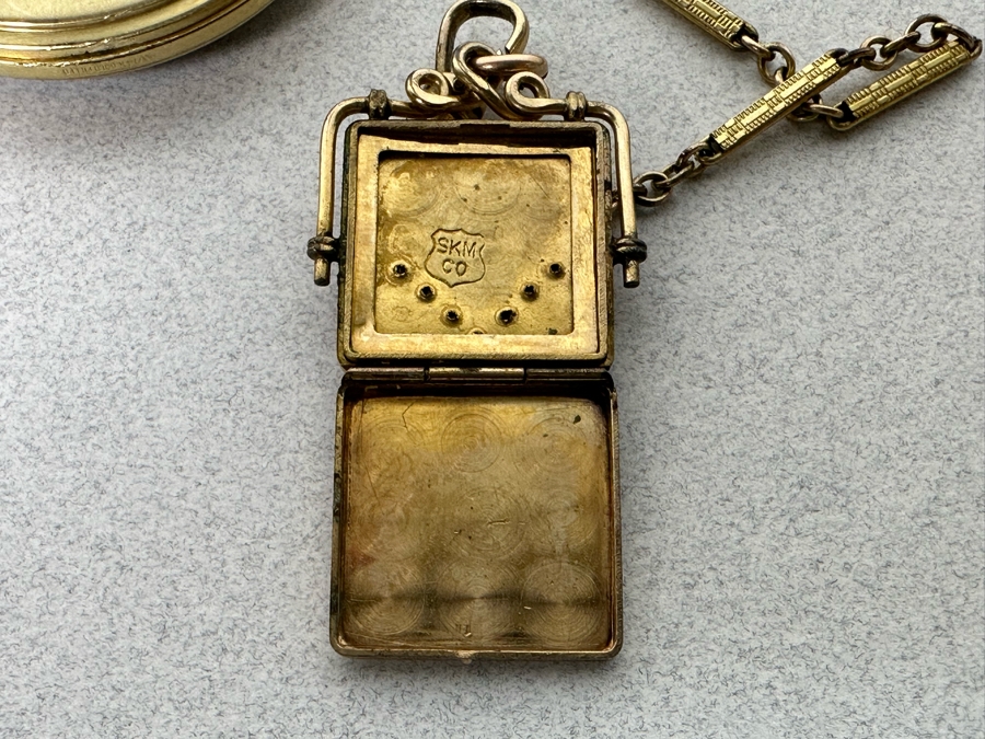 Hamilton Pocket Watch 17 Jewels With Masonic Watch Fob With Locket And Chain Runs [Photo 9]