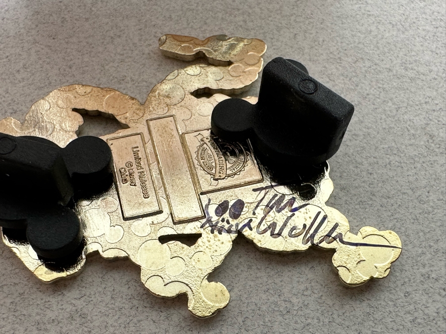 SIGNED Vintage Disneyland Haunted Mansion Holiday Gingerbread Mystery Set Limited Release Trading Pins With Original Boxes [Photo 17]