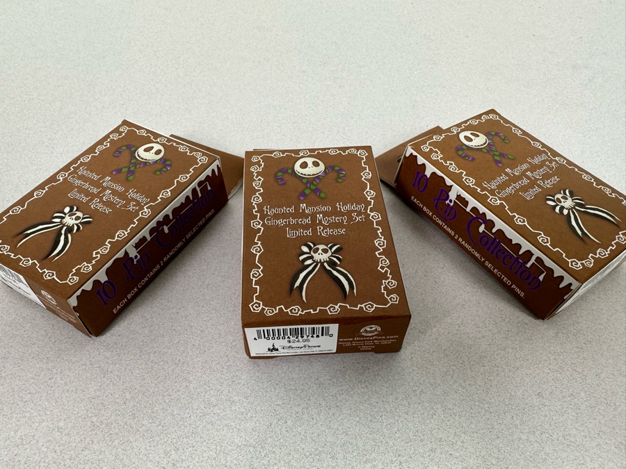 SIGNED Vintage Disneyland Haunted Mansion Holiday Gingerbread Mystery Set Limited Release Trading Pins With Original Boxes [Photo 4]