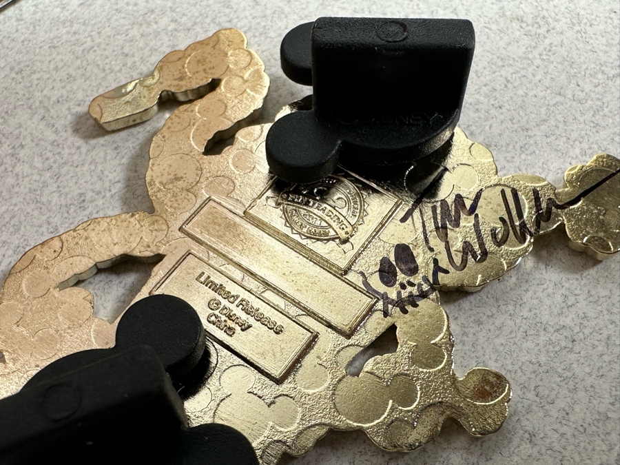 SIGNED Vintage Disneyland Haunted Mansion Holiday Gingerbread Mystery Set Limited Release Trading Pins With Original Boxes [Photo 18]