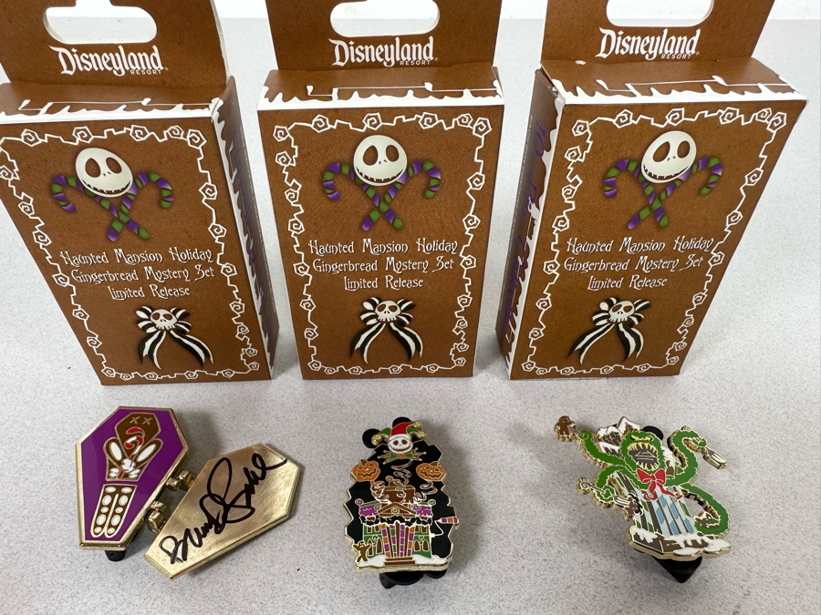 SIGNED Vintage Disneyland Haunted Mansion Holiday Gingerbread Mystery Set Limited Release Trading Pins With Original Boxes [Photo 6]