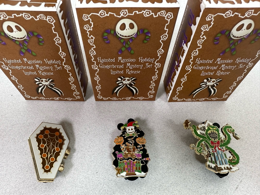 SIGNED Vintage Disneyland Haunted Mansion Holiday Gingerbread Mystery Set Limited Release Trading Pins With Original Boxes [Photo 8]