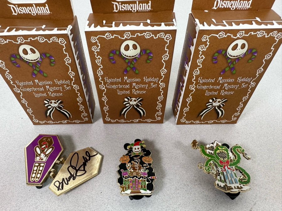 SIGNED Vintage Disneyland Haunted Mansion Holiday Gingerbread Mystery Set Limited Release Trading Pins With Original Boxes [Photo 7]