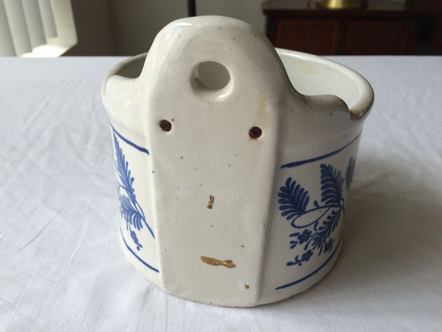 Blue & White Stoneware Hanging Salt Crock Box [Photo 4]