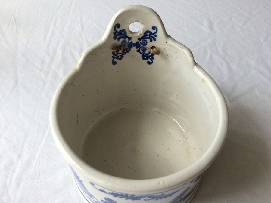 Blue & White Stoneware Hanging Salt Crock Box [Photo 6]