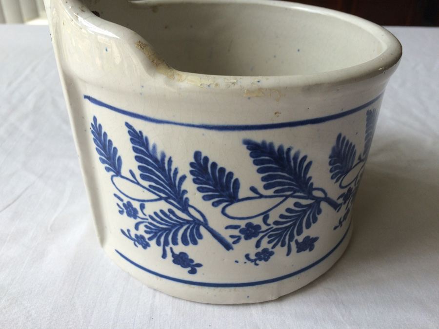 Blue & White Stoneware Hanging Salt Crock Box [Photo 5]